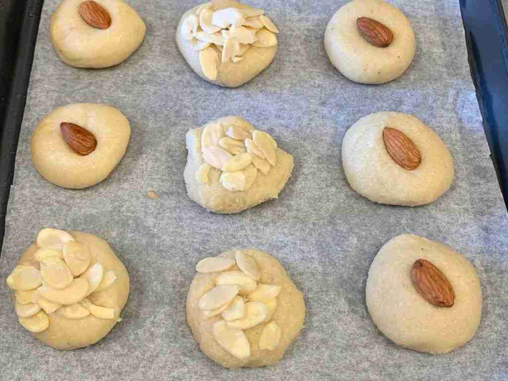 Greek almond biscuits